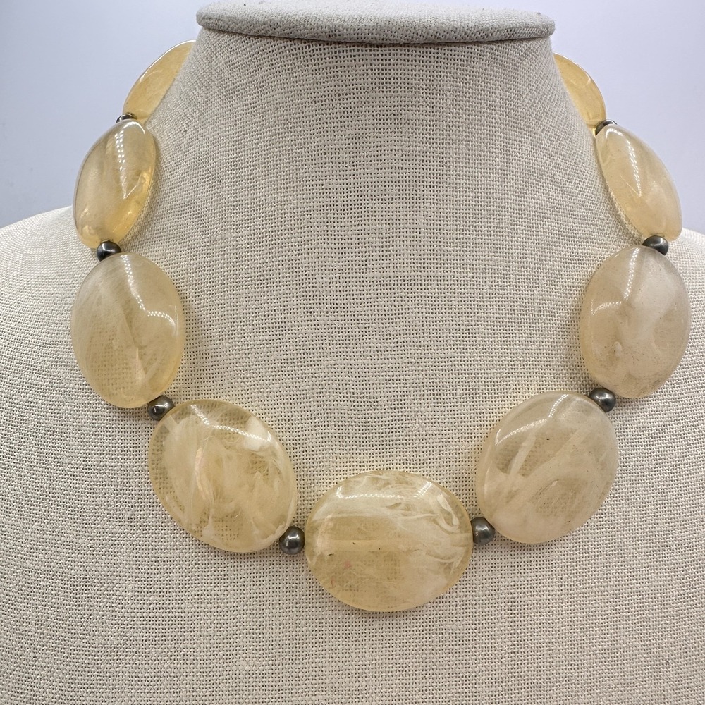 Vintage 90s Silver Tone Pale Yellow Pebble Resin Retro Necklace Women's Jewelry